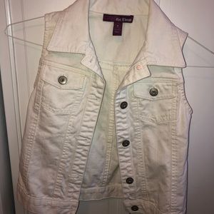 White denim vest